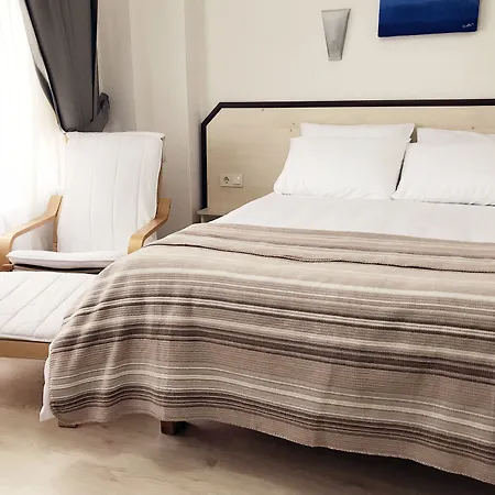 Apartman S *